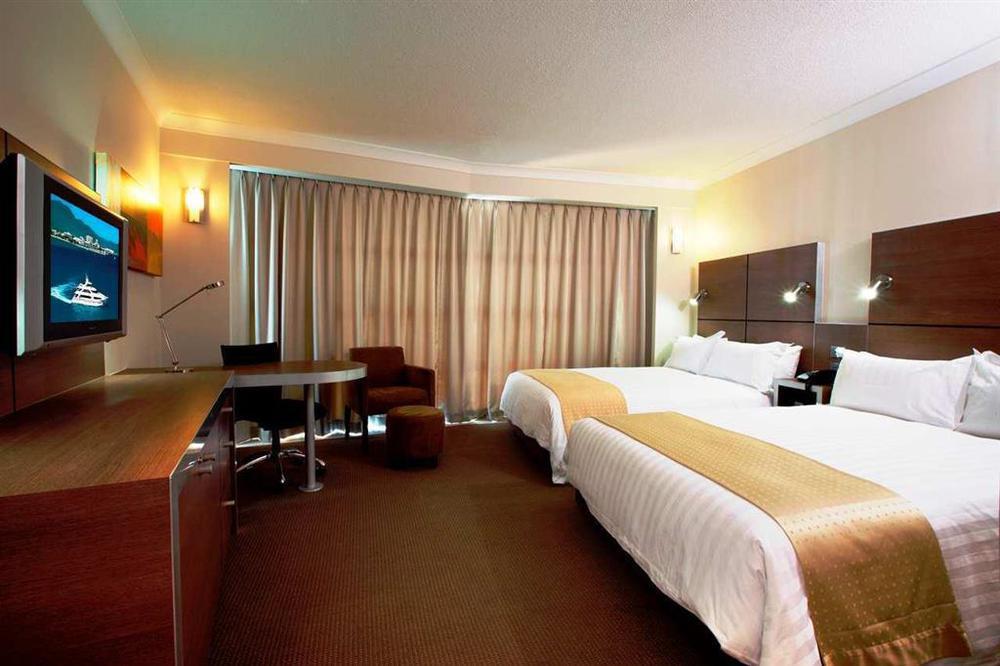 Days Inn By Wyndham Greenfield Δωμάτιο φωτογραφία
