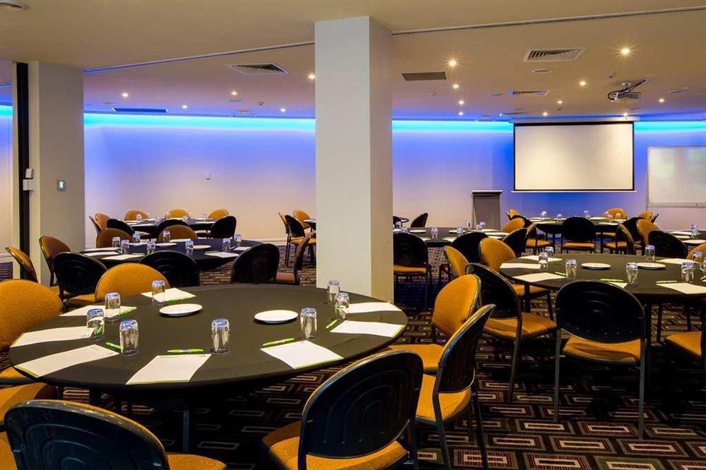 Days Inn By Wyndham Greenfield Ανέσεις φωτογραφία