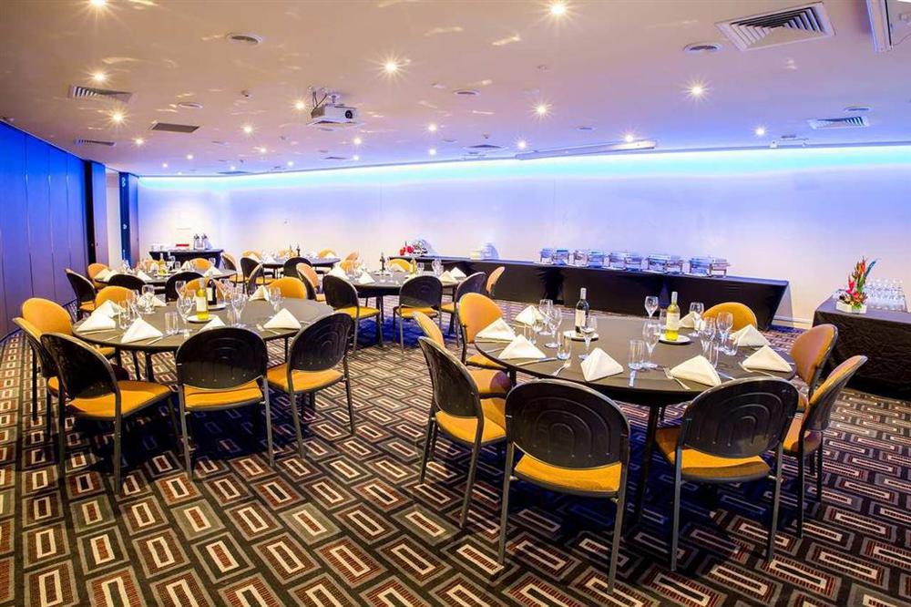 Days Inn By Wyndham Greenfield Ανέσεις φωτογραφία
